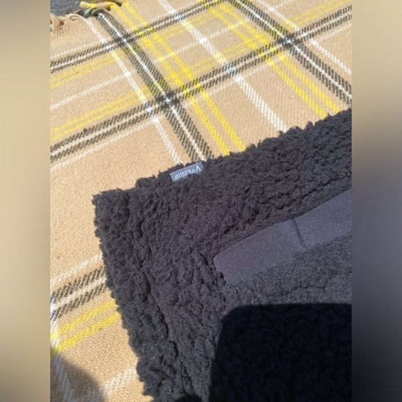 NWT LA Lakers X Antigua Lightweight Black Sherpa Zip Front Vest with Pockets - Picture 6 of 7